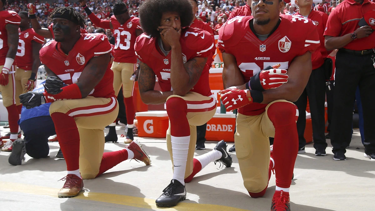 Colin Kaepernick over historische protestactie die hem zijn carrière kostte: ’Ik zou het zo weer doen’
