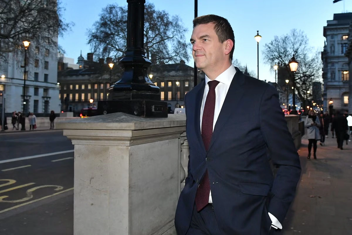 Government settles after challenge by sacked Foreign Office chief over Peter Mandelson vetting