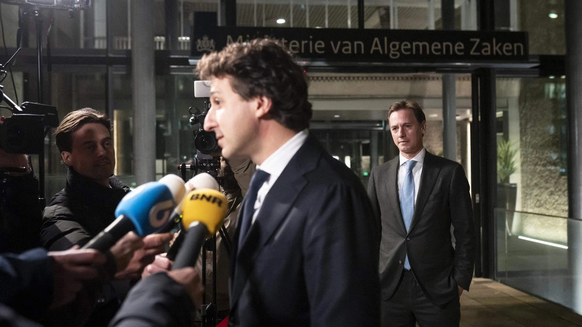 Klaver ’positief’ na gesprek, maar waarschuwt dat crisis op de loer ligt
