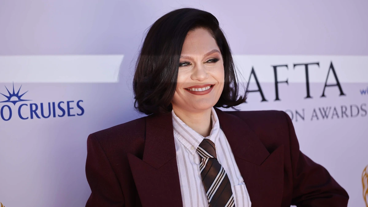 Zangeres Jessie J laat voor het eerst van zich horen na tweede borstoperatie: ’Ik ben aan het herstellen’