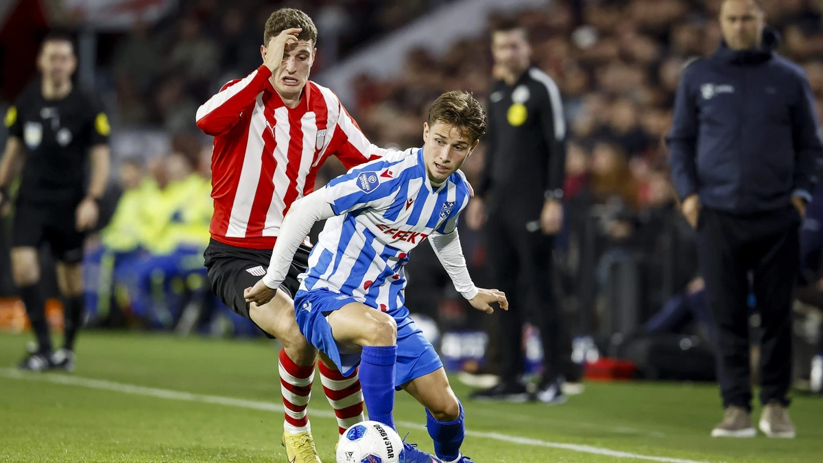LIVE Eredivisie | Guus Til zet PSV na matig halfuur op voorsprong tegen SC Heerenveen