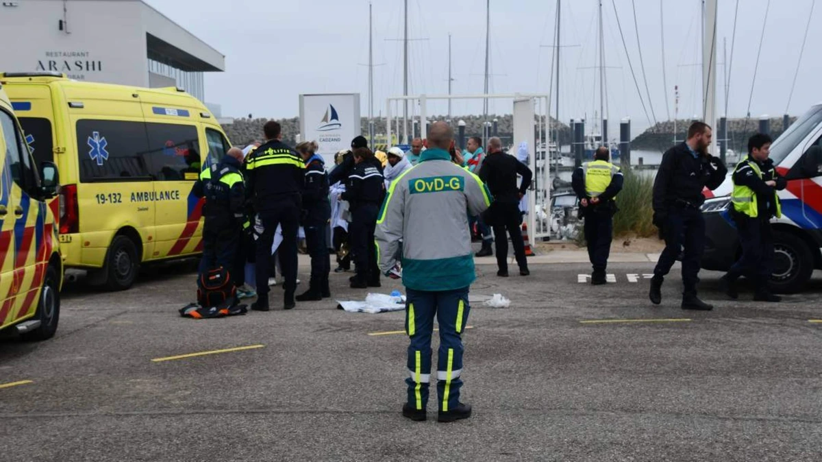 Hulpdiensten rukken uit voor boot met 30 mensen nabij Breskens, mogelijk vluchtelingen