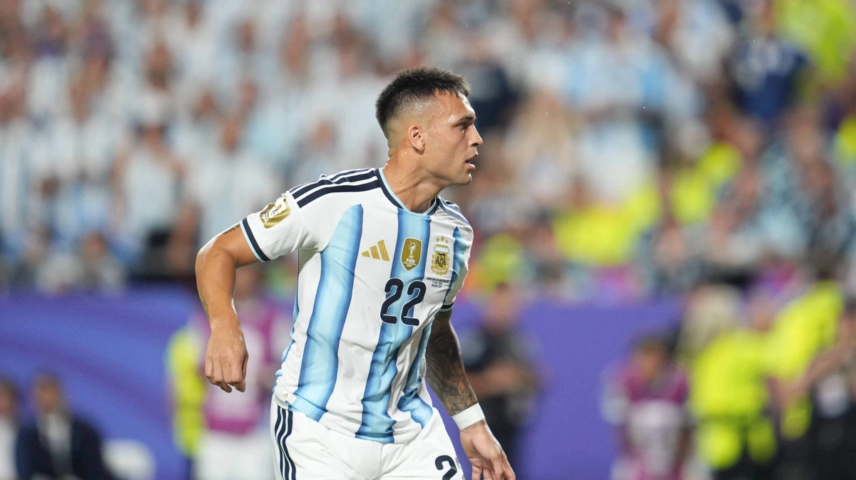 Argentinië overtuigt in eerste duel sinds aangekondigd pensioen Messi en hoopt op inkorten schorsing Paredes