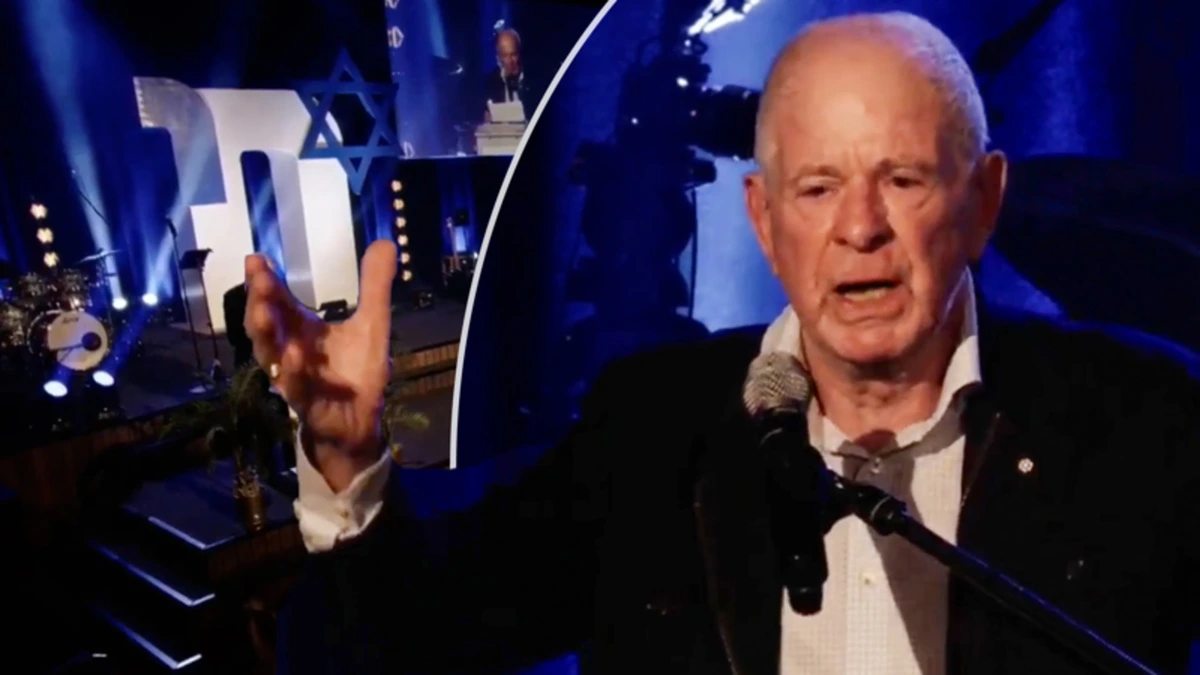 Frits Barend emotioneel tijdens toespraak 7 oktober-herdenking: ‘Bij jullie voel ik me thuis’