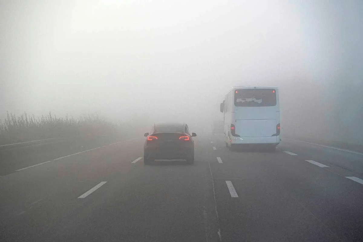 Nederlanders massaal in de fout bij mist: zo gebruik je je mistlampen wél goed