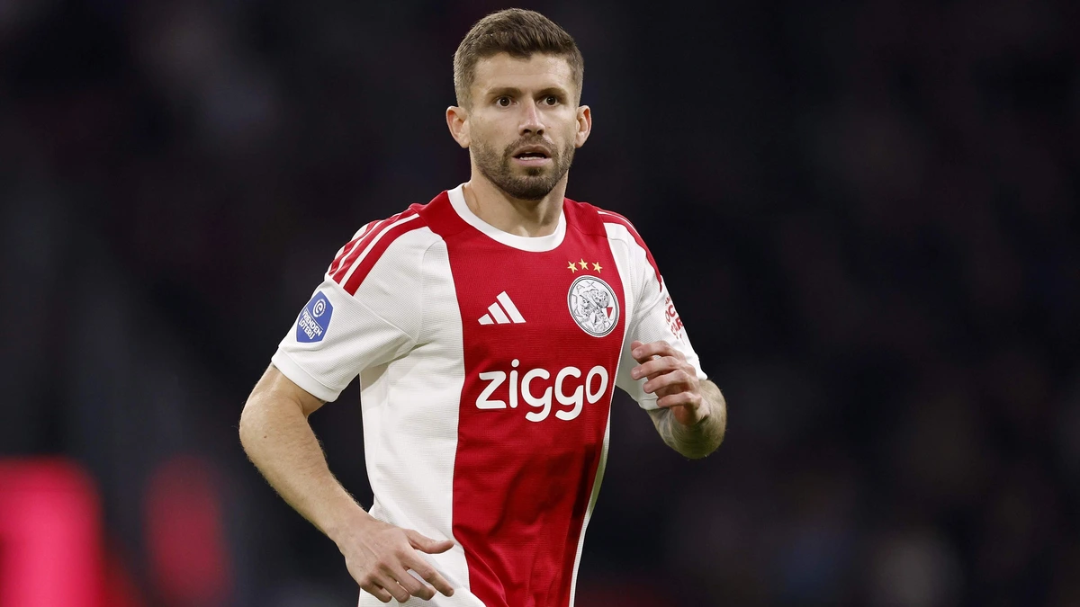 Ajax kan voorlopig niet beschikken over Caio Henrique, Aaron Bouwman wel in selectie voor NEC