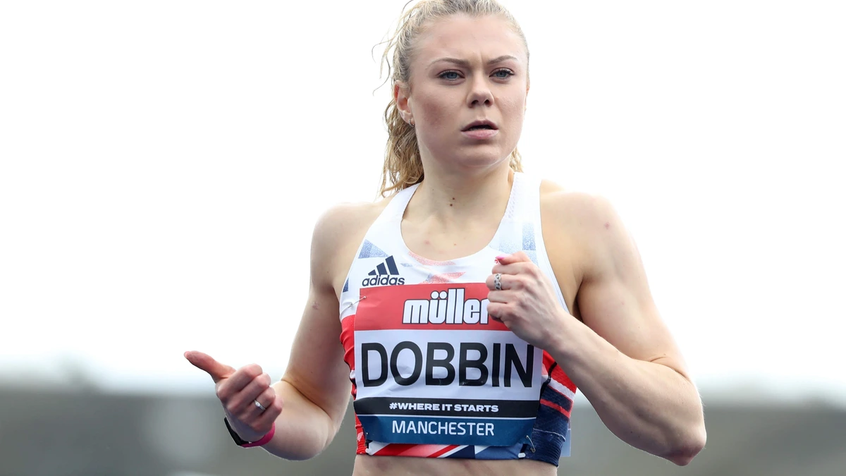 Voormalig olympisch atlete Beth Dobbin (32) ligt nu 22 uur per dag in bed door ziekte: ’Gevoel dat ik alles kwijt ben’