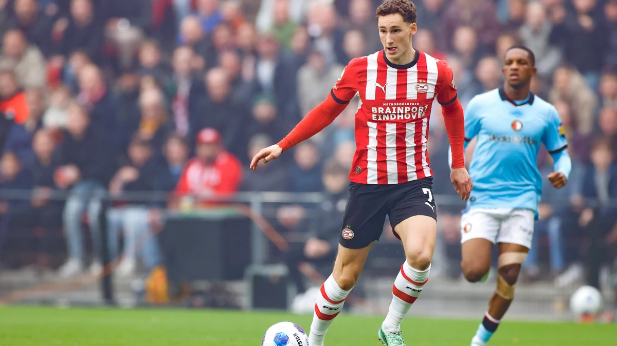 LIVE Eredivisie | PSV start met Van Bommel in de spits sterk in topper tegen Feyenoord