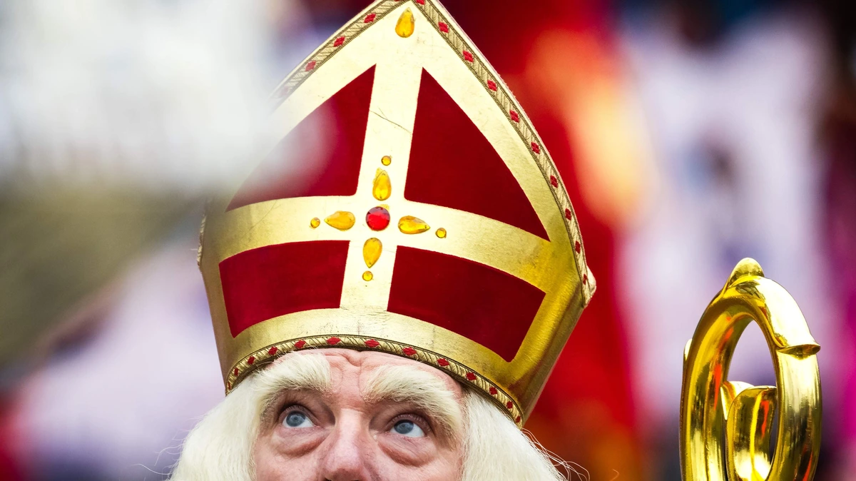 Rotterdamse wijkraad stemt in tumultueuze vergadering voor boycot Sinterklaas-intocht: ’Als je hem een kleurtje geeft, dan ga ik overstag’