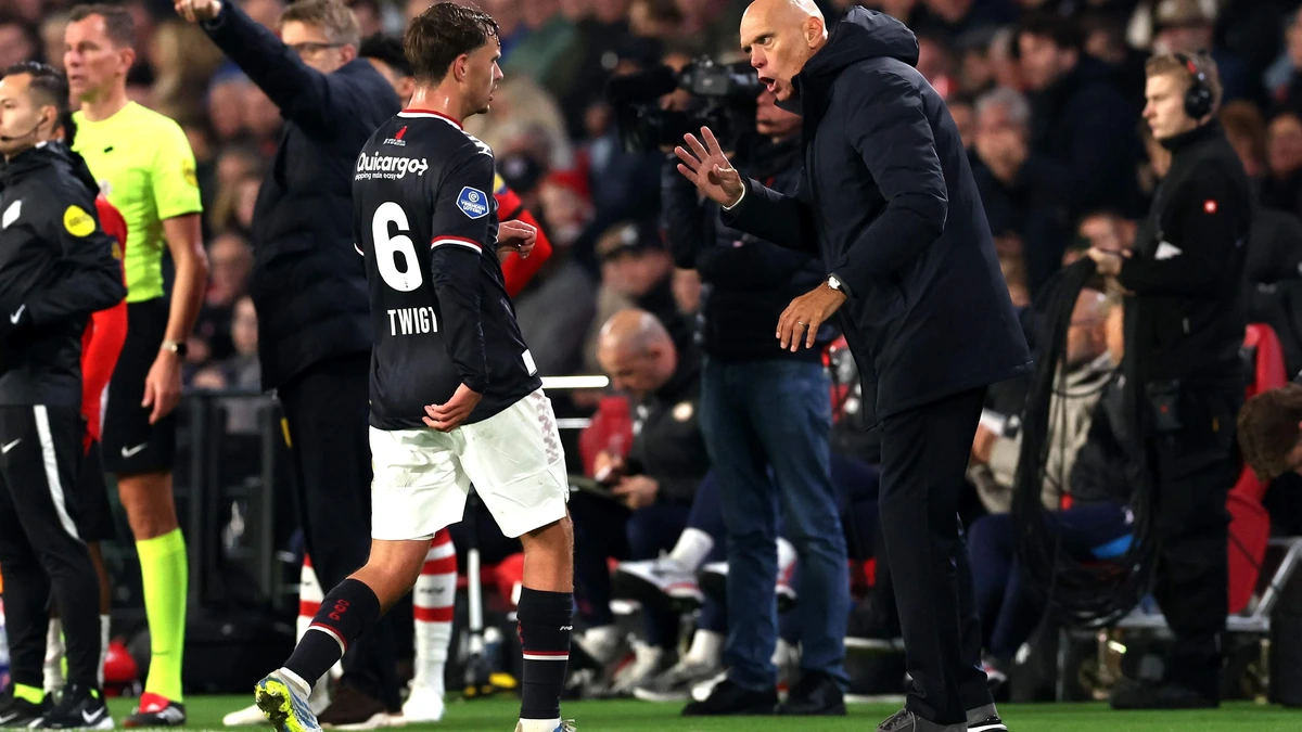 Jurgen Streppel schrikt van ’naïef’ Willem II, maar krijgt compliment van Finn Stam: ’Hij laat zien dat hij ballen heeft’