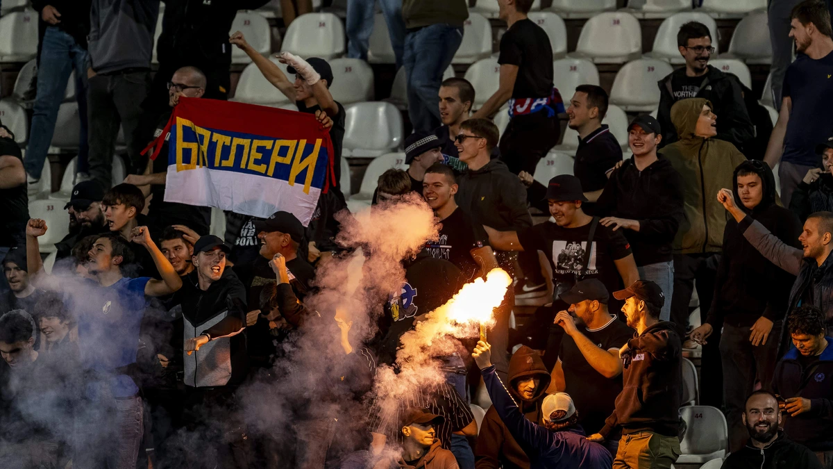 UEFA legt Servië straf op om racisme tijdens duel met Nederlands elftal