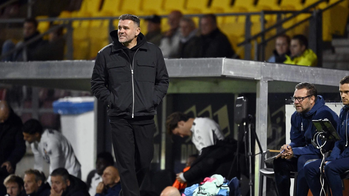 Leuzen van Telstar-supporters raken trainer Henk Brugge: ’Dat doet wat met een mens’